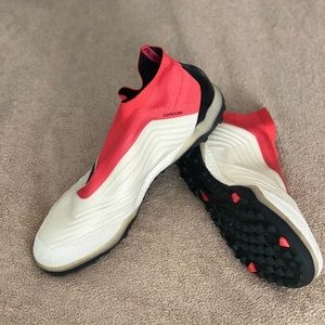 Adidas Predator Tango 18+ laceless turf. Size 13.